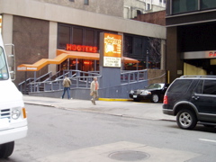 Hooters, Midtown Manhattan